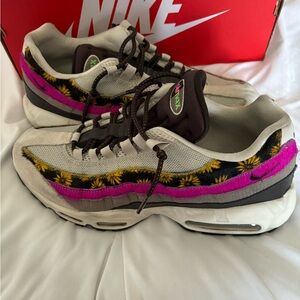 Nike Air Max 97 Women’s Size 12 EUC Unique